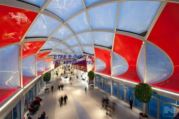 广州南站ETFE膜高透光屋顶钢结构