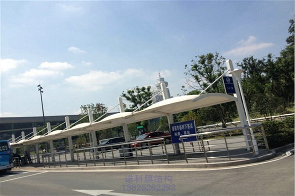 湖南长沙公交站台膜结构棚选PVDF膜材